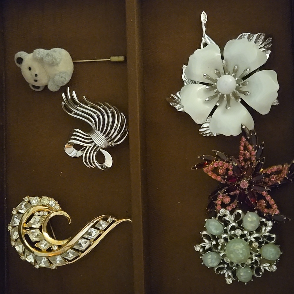 Vintage Brooch And Pin Bundle - Crown Trifari And Sarah Coventry